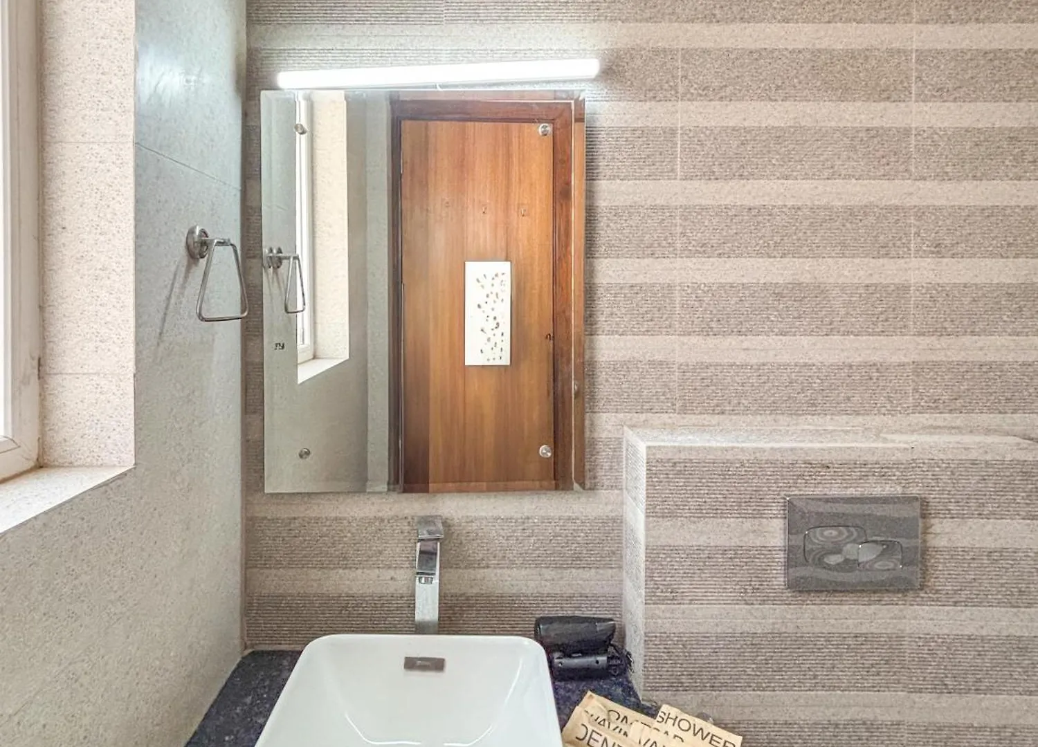 Housr Sector 28 Gurgaon Near Iffco Chowk Metro Station Otel