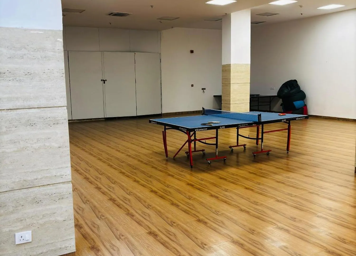 Otel Housr Sector 28 Gurgaon Near Iffco Chowk Metro Station Hindistan