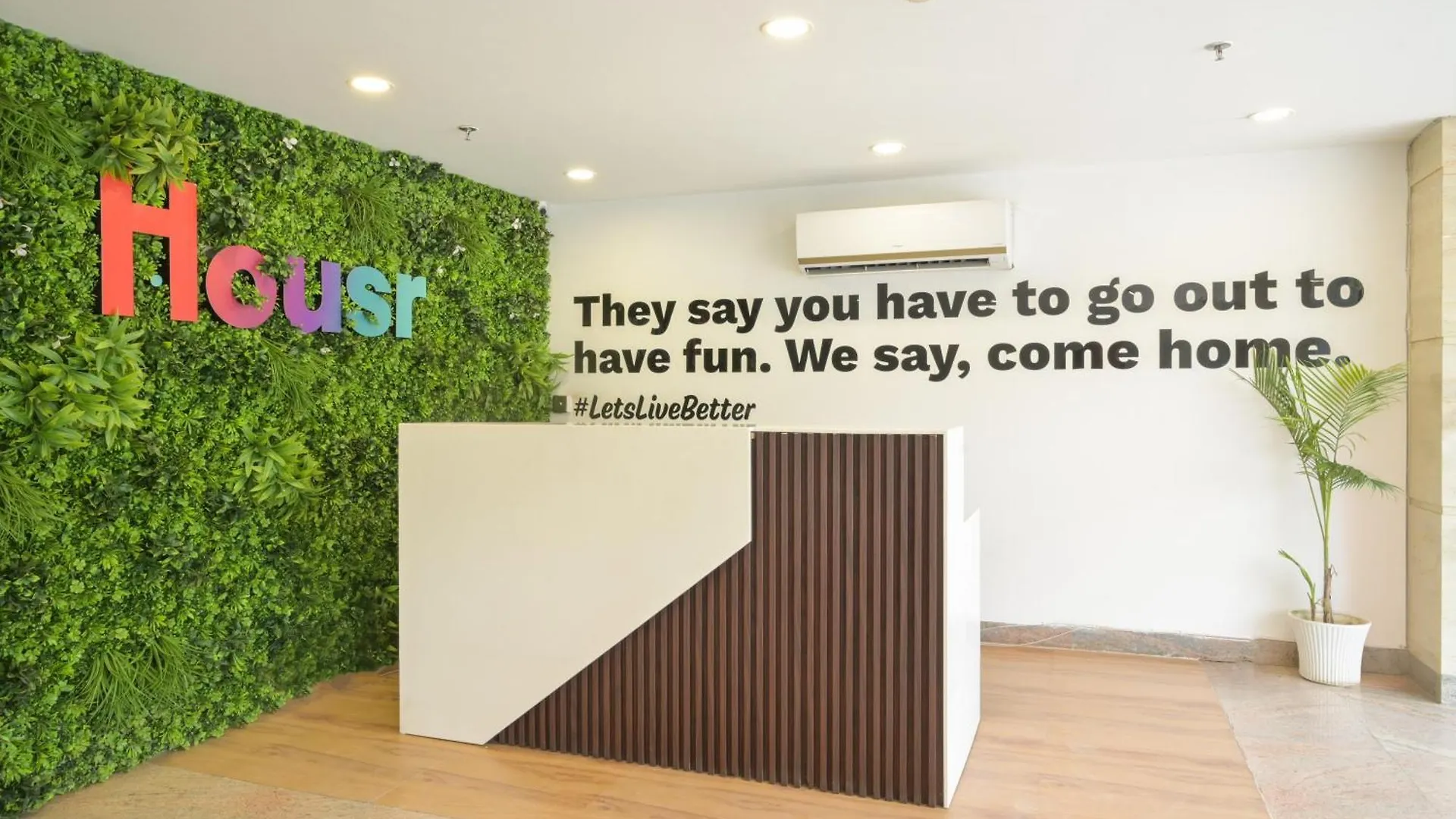 Housr Sector 28 Gurgaon Near Iffco Chowk Metro Station Hindistan