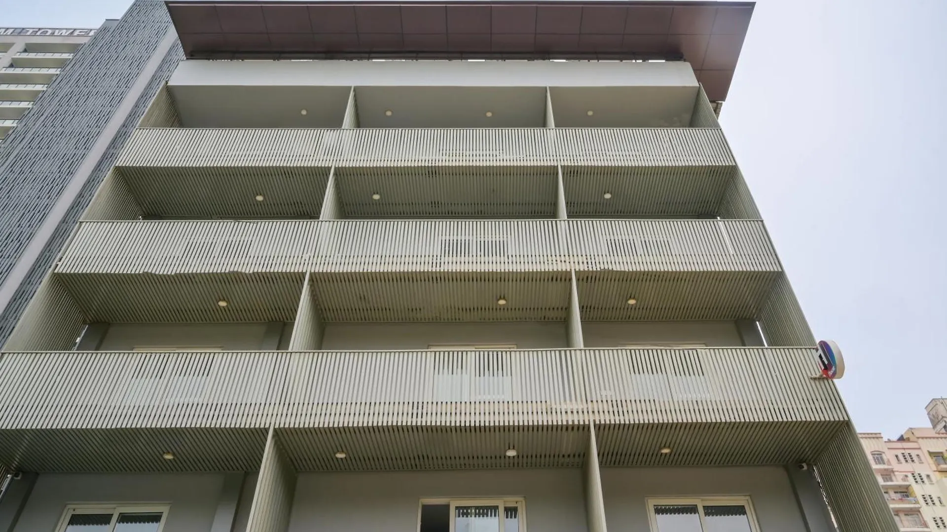 Housr Sector 28 Gurgaon Near Iffco Chowk Metro Station 0*,  Hindistan