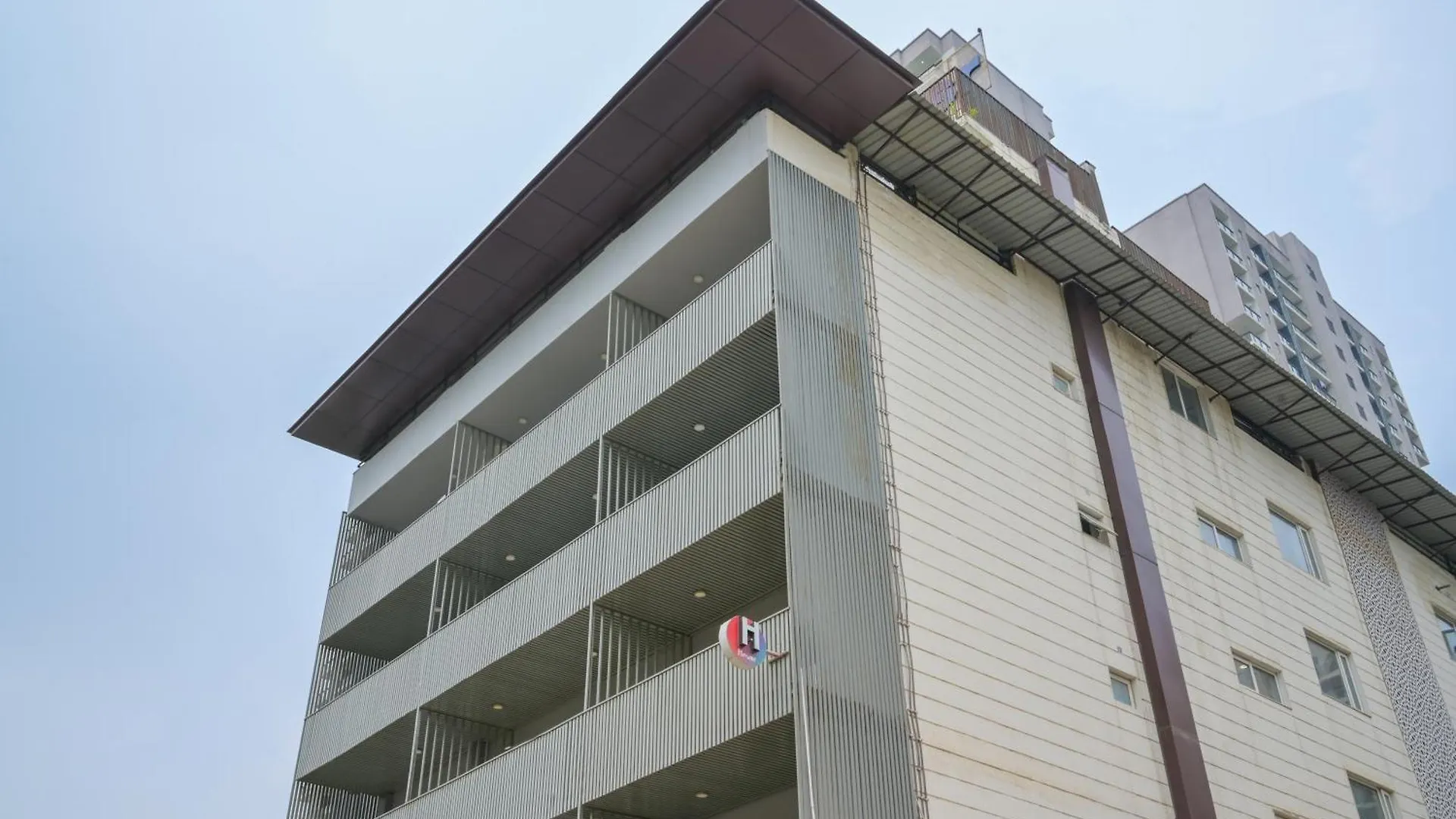 Housr Sector 28 Gurgaon Near Iffco Chowk Metro Station